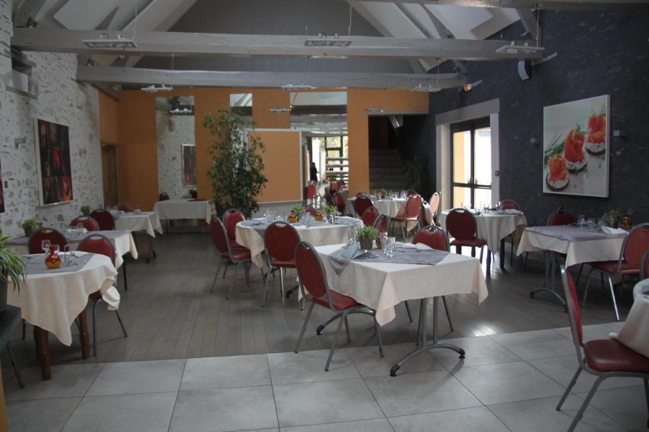 Le Relais Hotel Saint-Quentin-les-Anges Kültér fotó